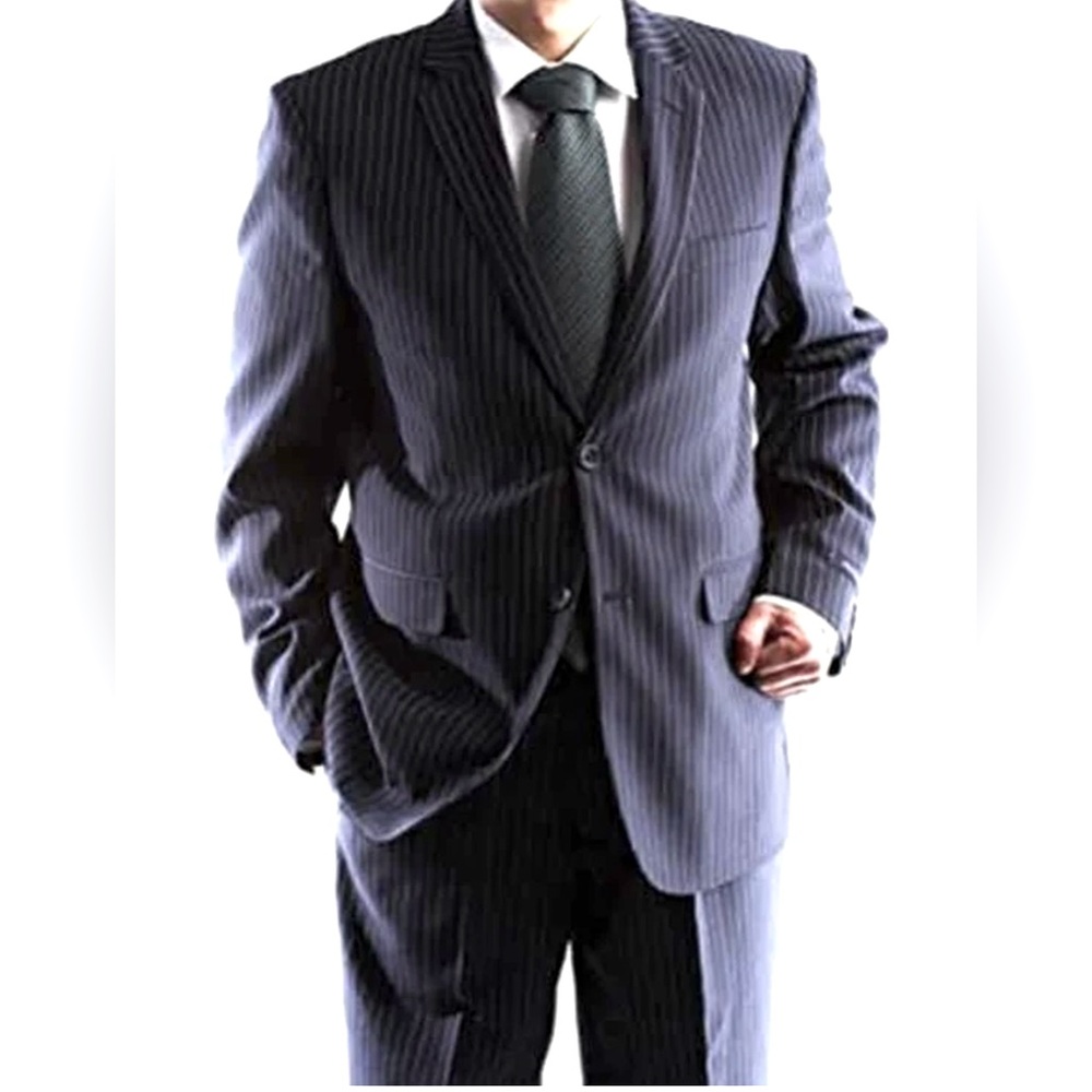 Mens 2 button boss suit.